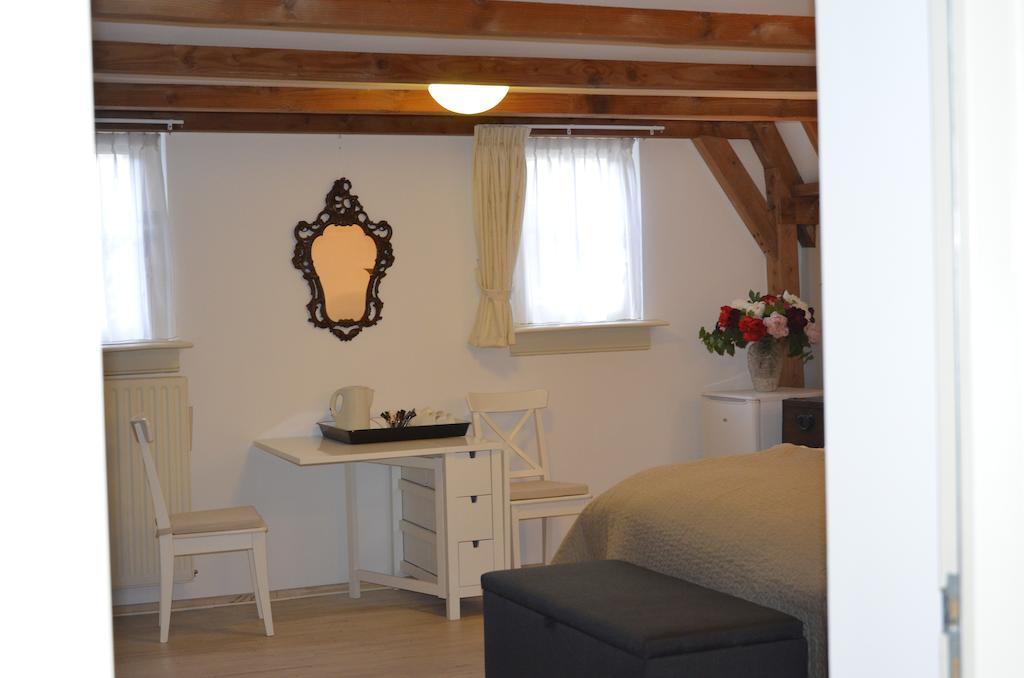 Bed & Breakfast Of Art Amsterdam Room photo